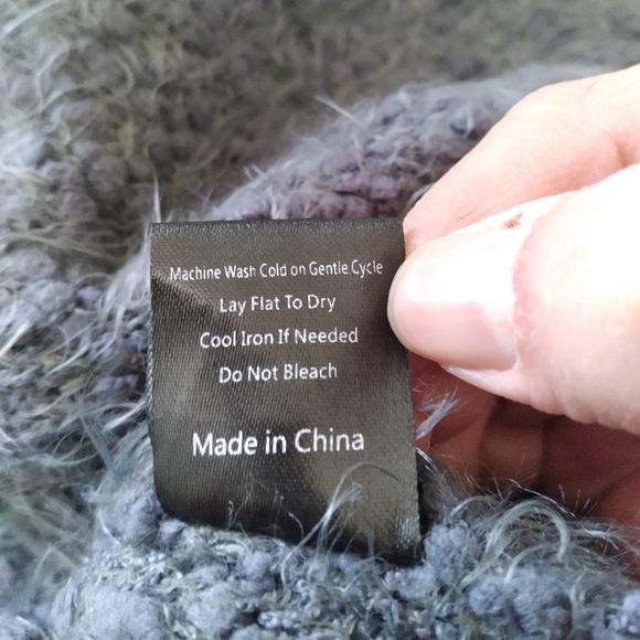 POL Fuzzy Popcorn Eyelash Long Open front cardigan, size M - Picture 7 of 7